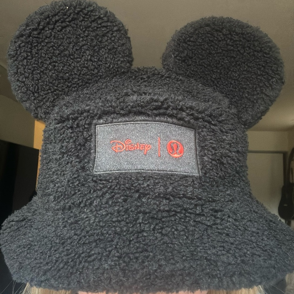 COPY - NEW Disney x lululemon Textured Fleece Bucket Hat M/L